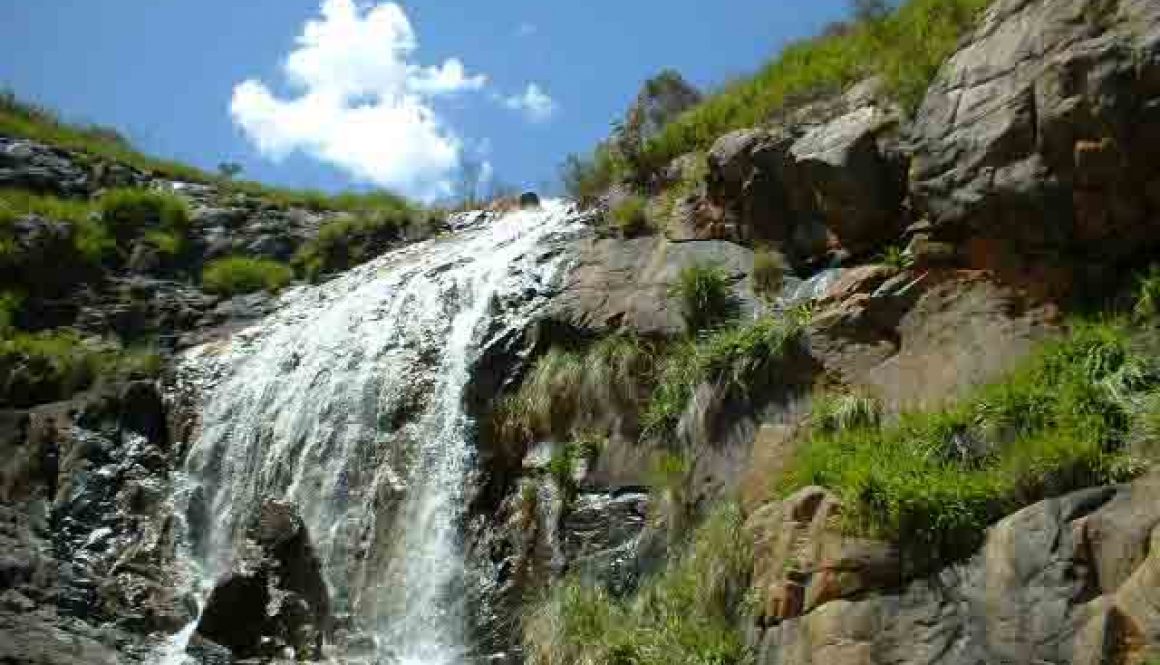 https://www.writteninwaikiki.com/why-life-begins-at-the-end-of-your-comfort-zone/ lesmurdie falls Western Australia