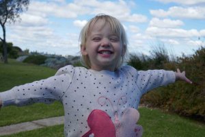 how to clear the clutter and clear your mind child toddler at beach Rockingham Western Australia