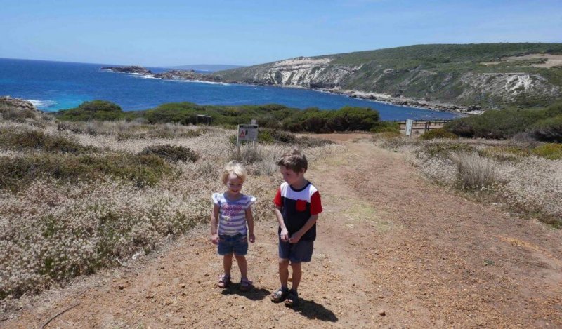 anxiety in children kids siblings standing together